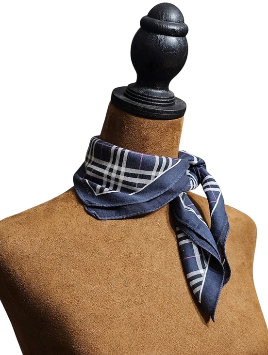 BURBERRY SCARF - Picture 15 of 16